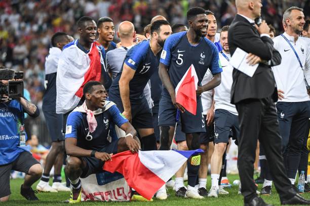 的道路充滿 的道路充滿