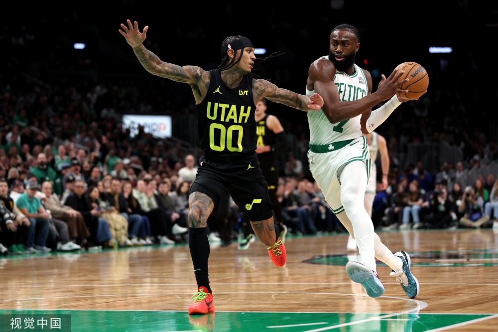 斗志昂扬的 斗志昂扬的