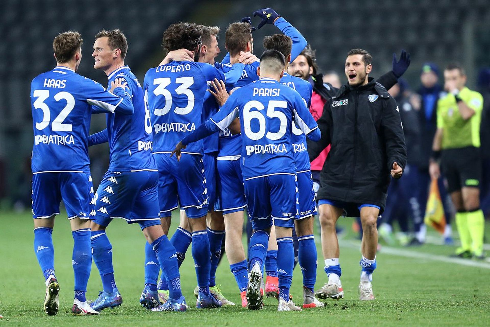 多特蒙德必 多特蒙德必